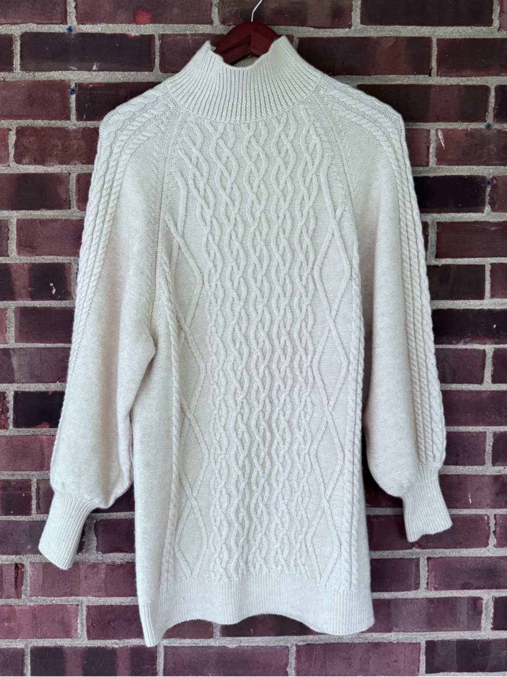 H&M Cream Cable Knit Turtleneck Oversized Sweater Long Sleeve Women’s Small